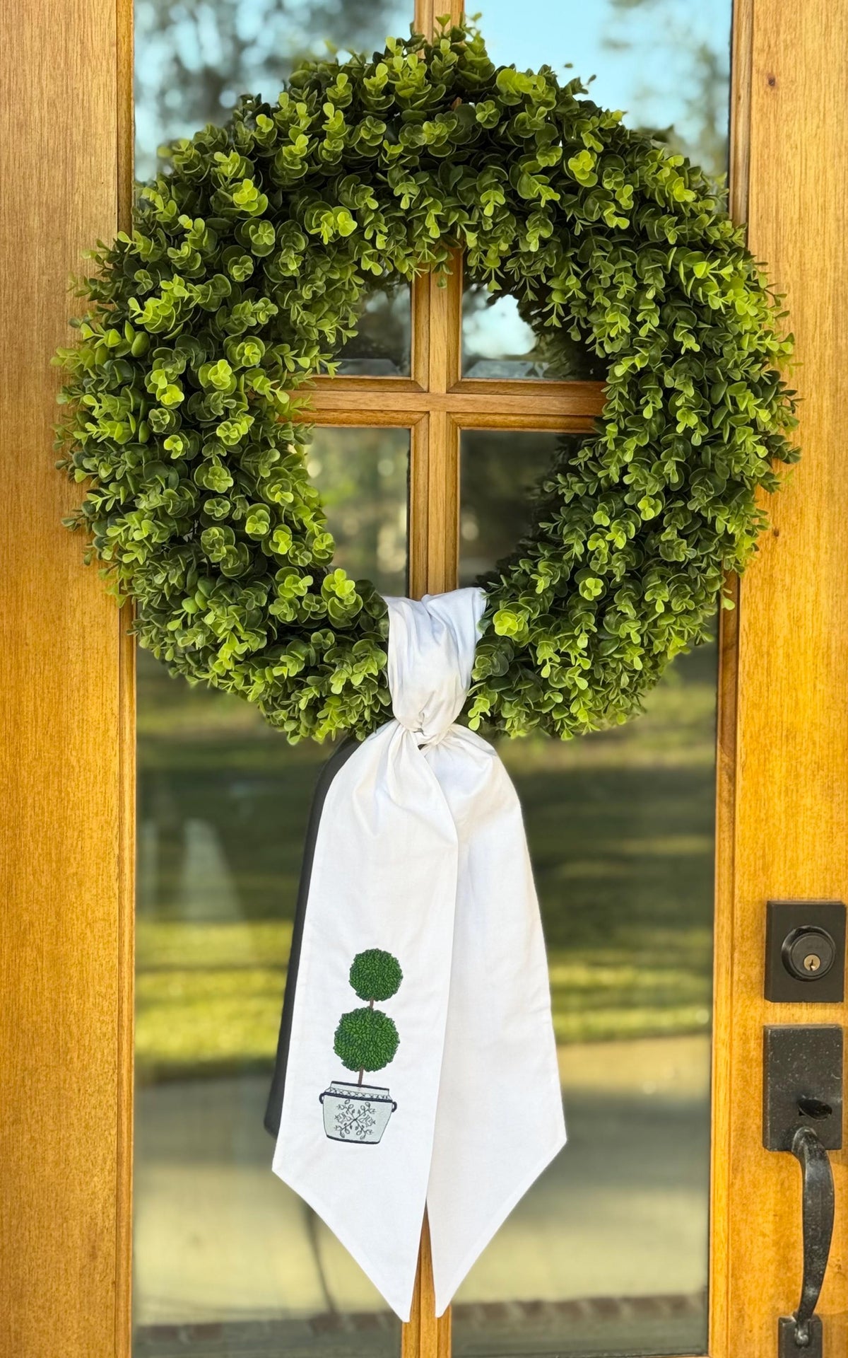 Boxwood Topiary Wreath Sash | White