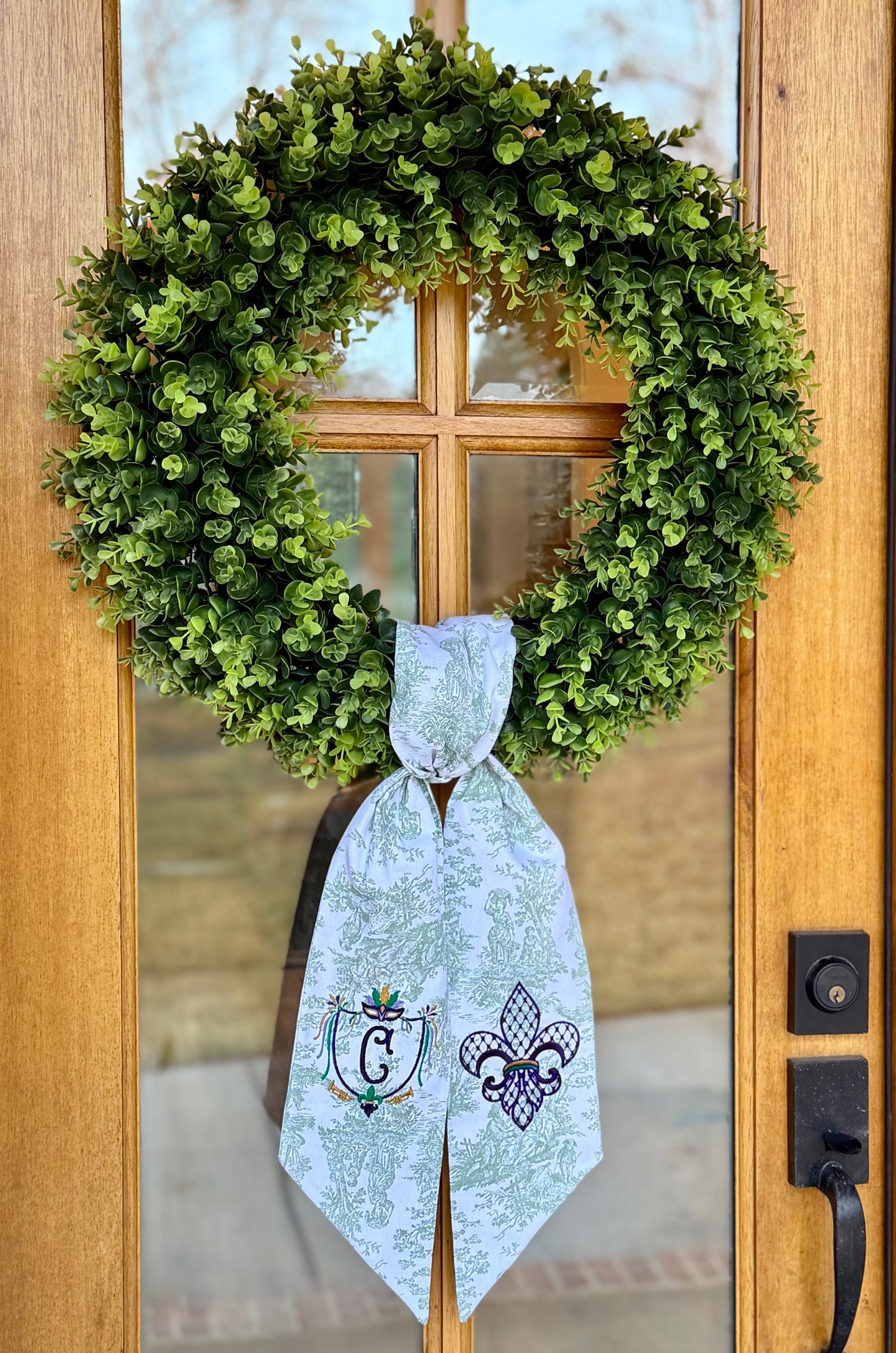 Mardi Gras Crest & Fleur-de-Lis Wreath Sash | Sage Green Toile