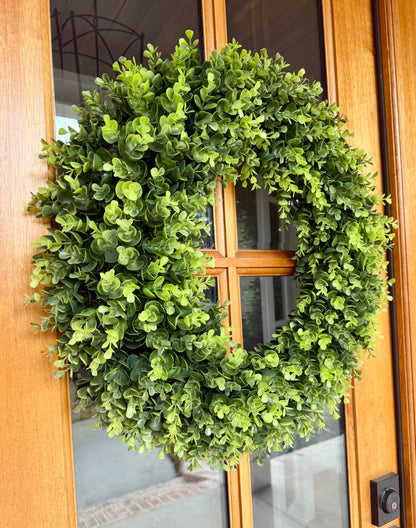 Classic Greenery Boxwood Wreath